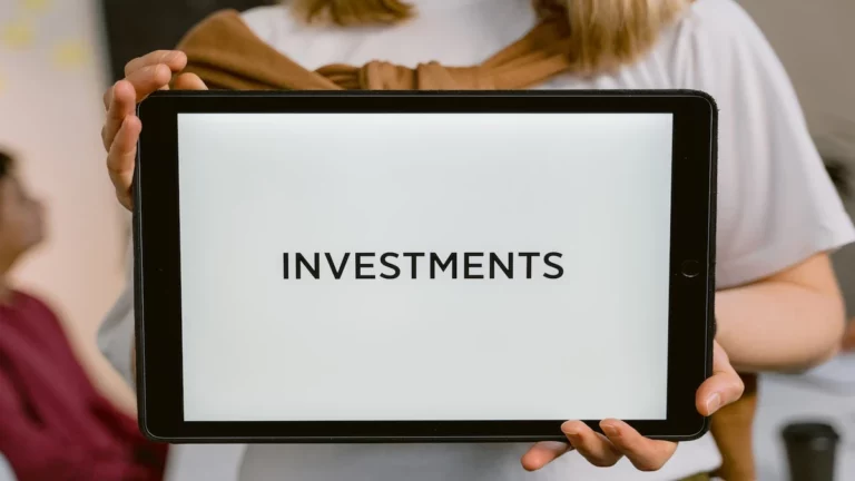 A Guide to Few Alternative Investments That HNIs Investors Should Consider in 2022