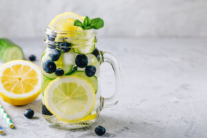 wellhealthorganic.com how-detox-water-works-in-reducing-weight