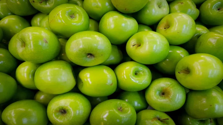 The Remarkable Health Advantages of Green Apples